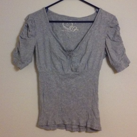 Derek Heart | Gray Low Cut Top with Ruched Sleeves - Picture 1 of 4